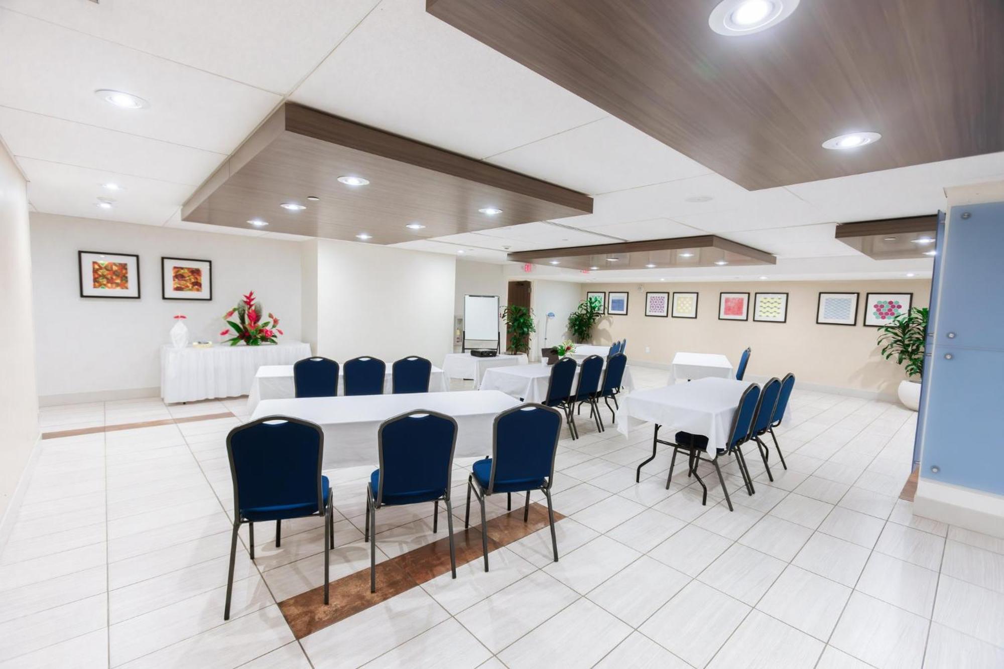 הונולולו Holiday Inn Express Waikiki By Ihg מראה חיצוני תמונה