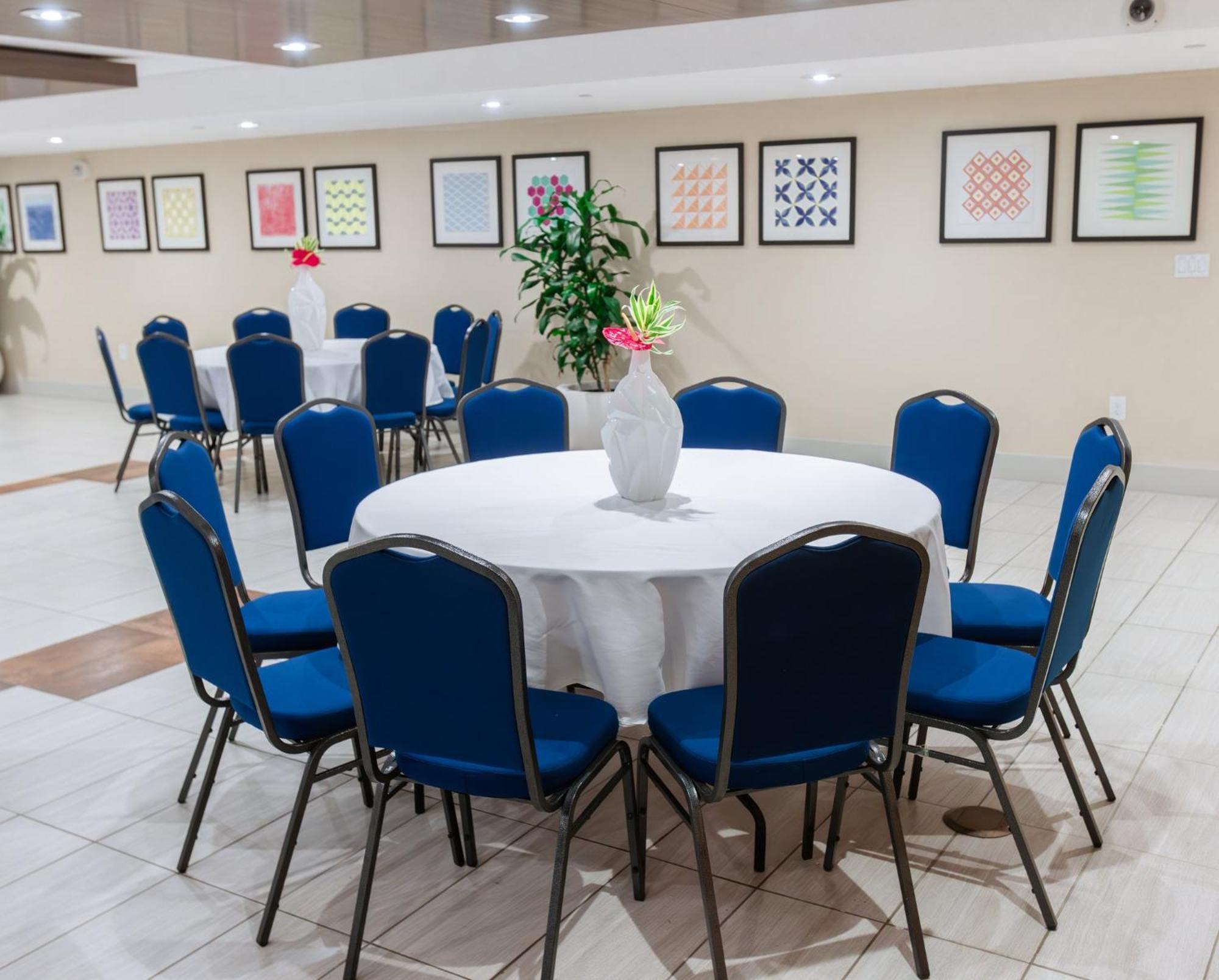 הונולולו Holiday Inn Express Waikiki By Ihg מראה חיצוני תמונה